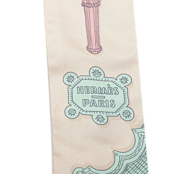 Hermes MERVEILLEUSES LANTERNES Silk Scarf - Picture 2 of 6